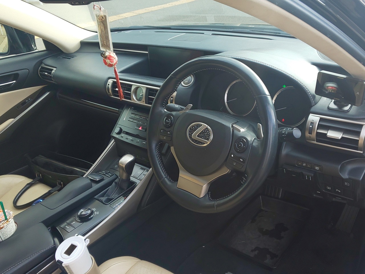 Fスポーツルックでドレスアップ多数のレクサスis350査定 買取 買取専門 改造車を売るならcps あなたのチューニングカー探しています